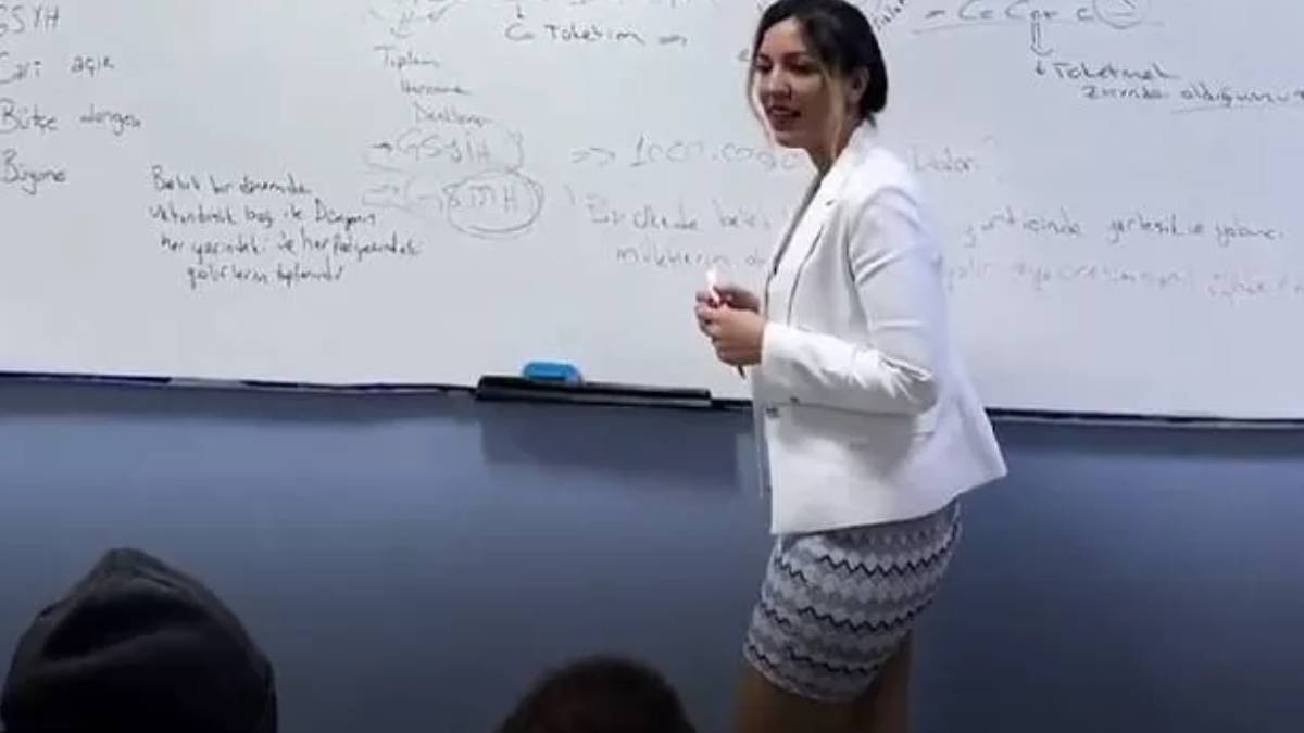 Mini etekli öğretmen sosyal medyayı ikiye böldü