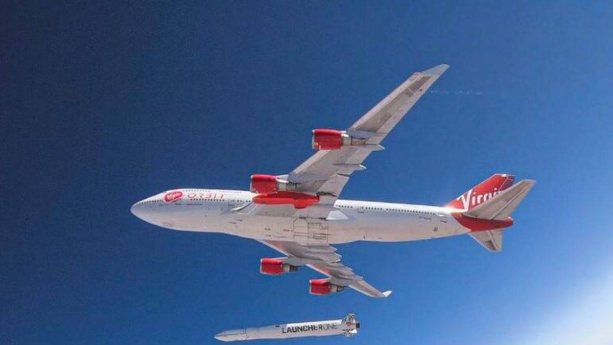 İngiltere’de hüsran; 9 uydu yüklü roket uzayda kayboldu