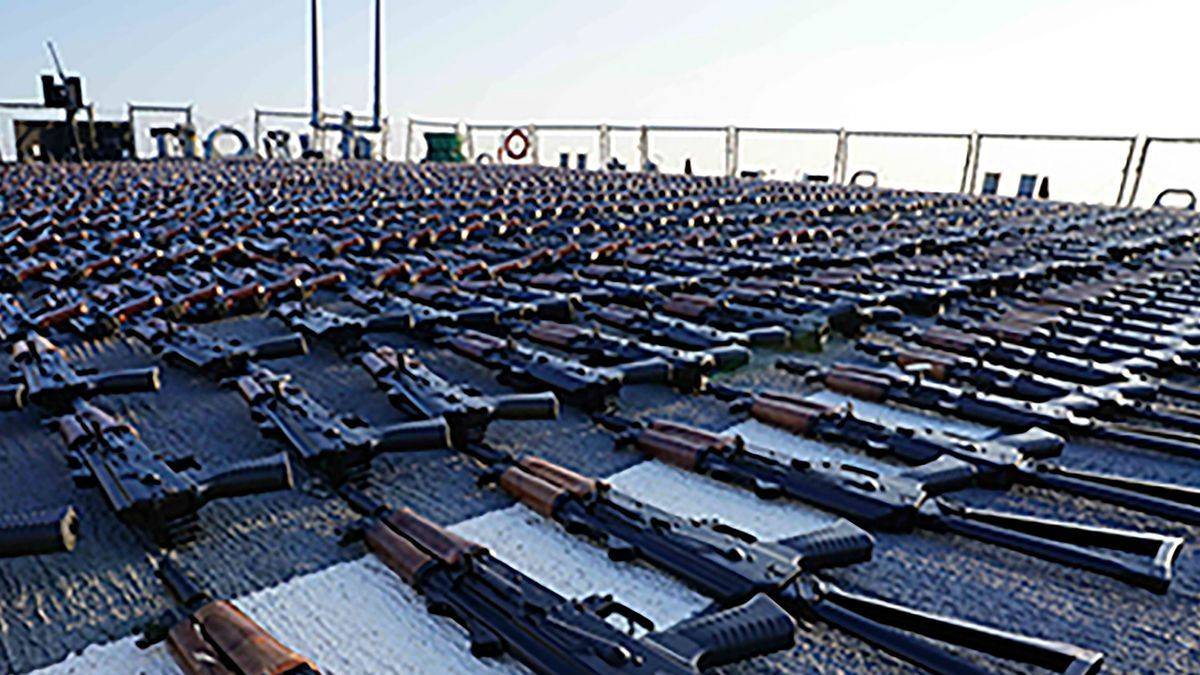 İran'dan Yemen'e gönderilen binlerce kalaşnikof ele geçirildi