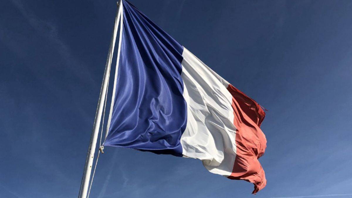 Fransa emeklilik yaşını 64’e çıkarıyor… Batı dünyasında emeklilik yaşları