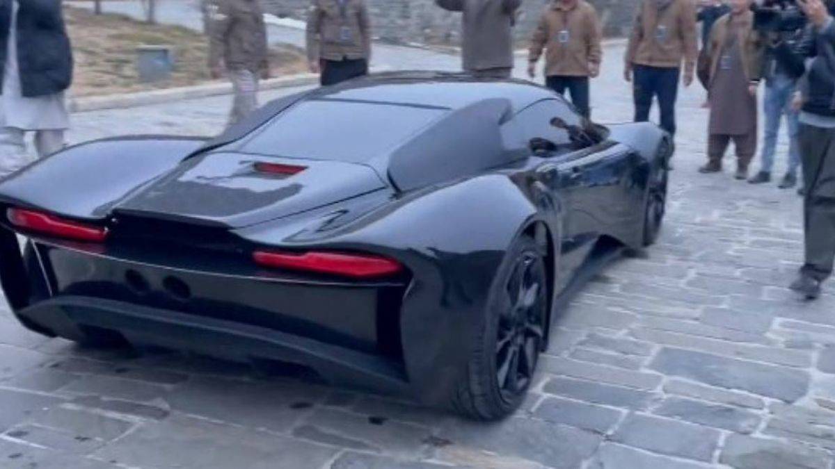 Taliban 'süper spor otomobil' üretti