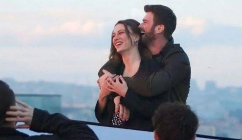 Serenay Sarıkaya Ve Kıvanç Tatlıtuğ Aynı Dizide