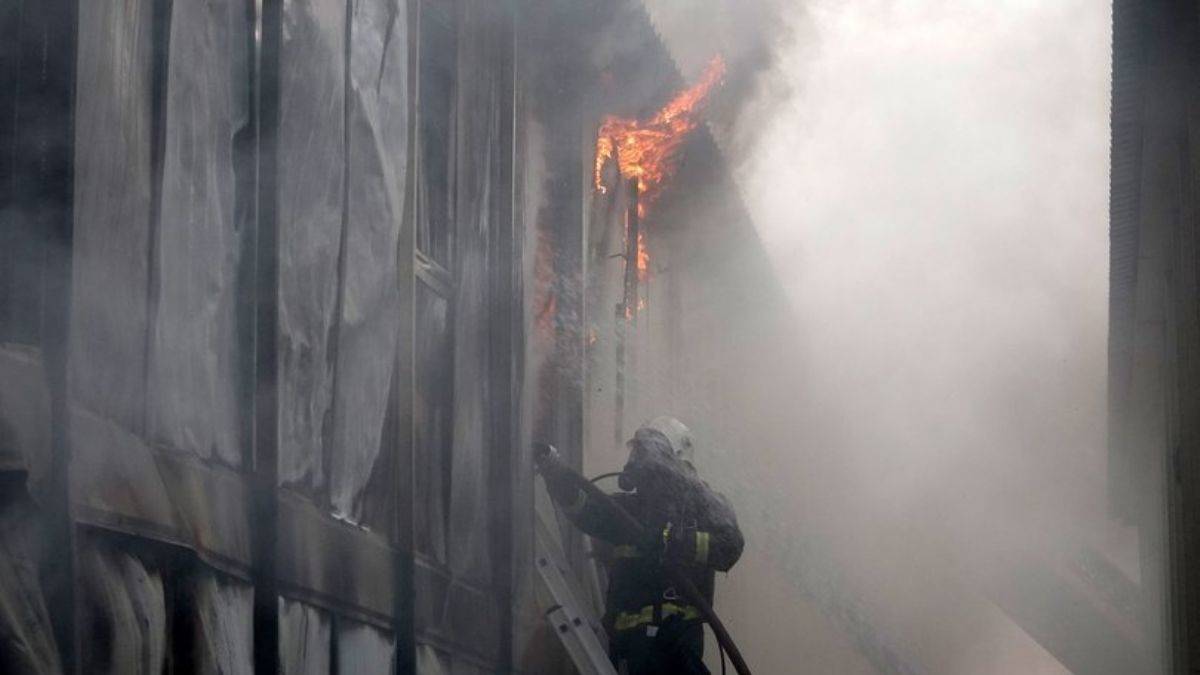 200 işçinin kaldığı konteynerda yangın çıktı