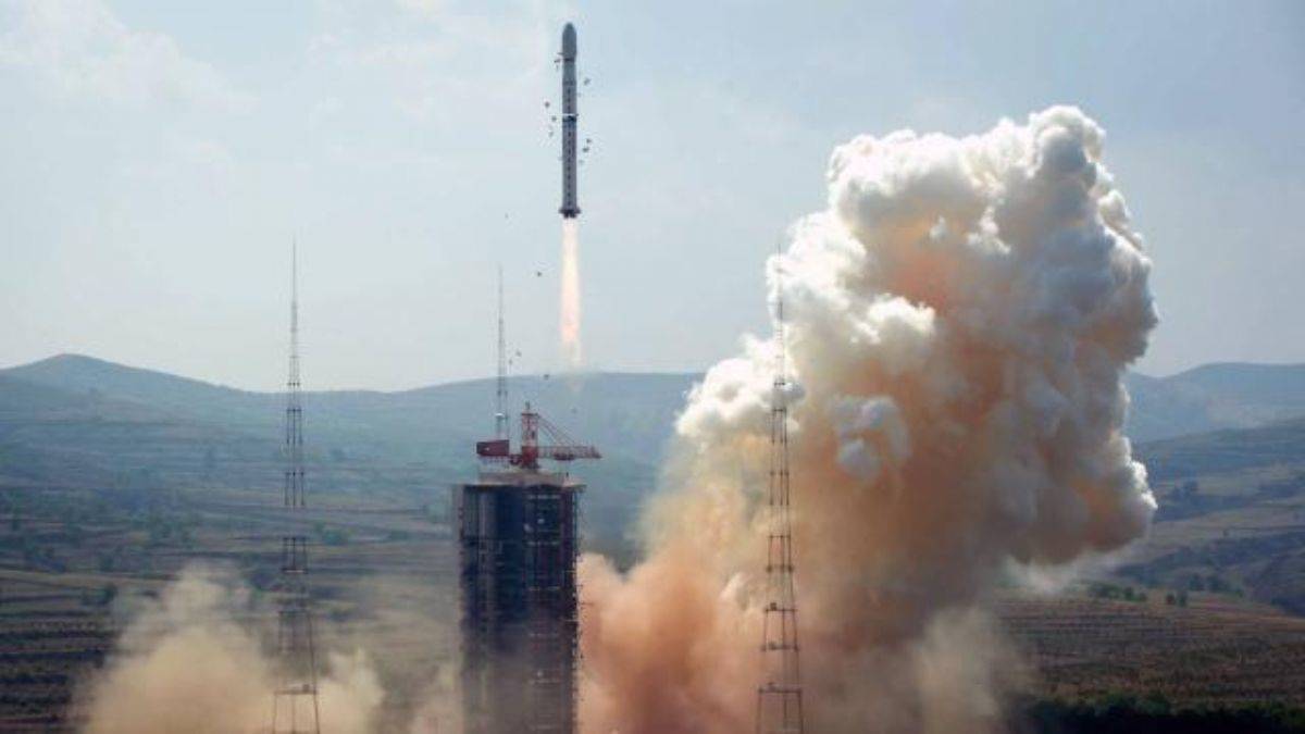 Çin 14 uyduyu birden fırlattı