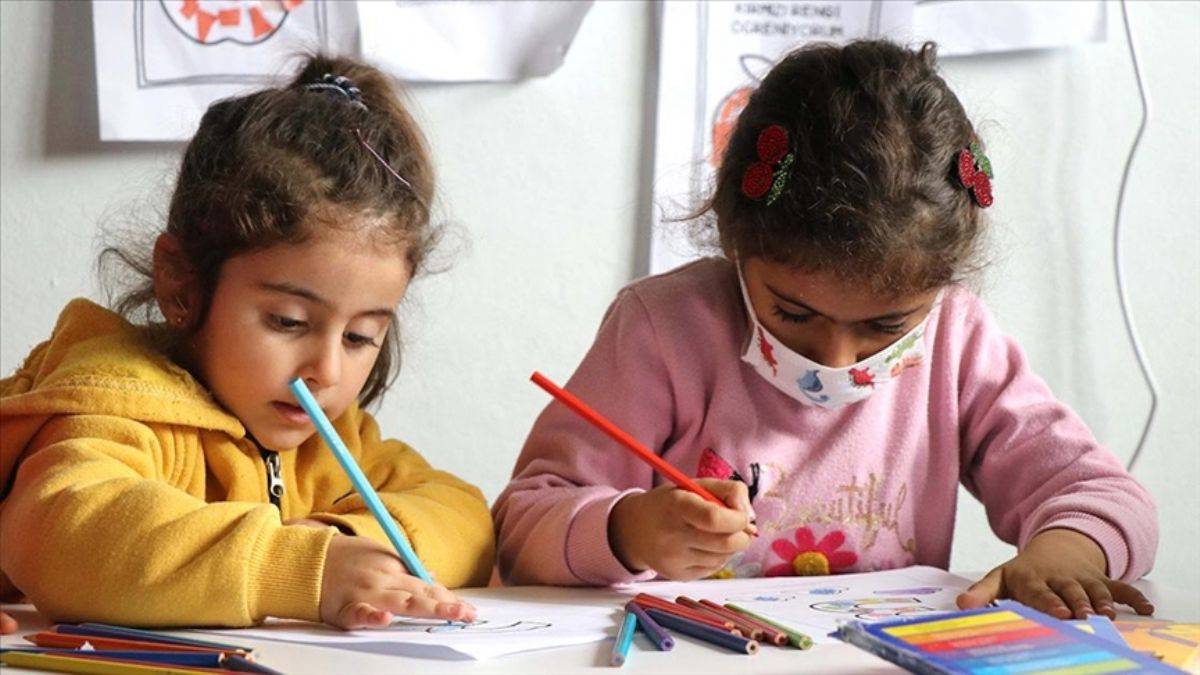 Sabahçı ve öğlenci öğrenciler karnelerini saat kaçta alacak?