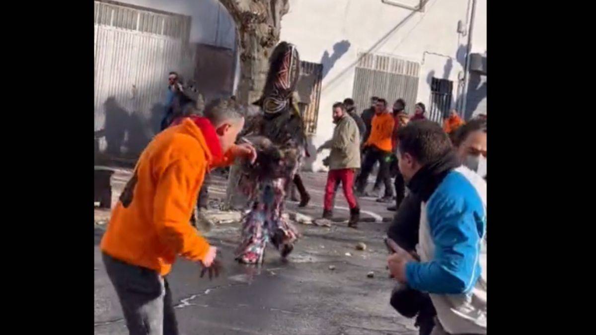 'Kötülükleri kovmak için' 30 ton turp harcadılar