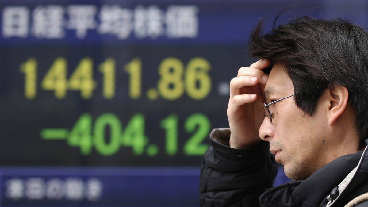 Japonya iflas dalgasıyla sarsıldı