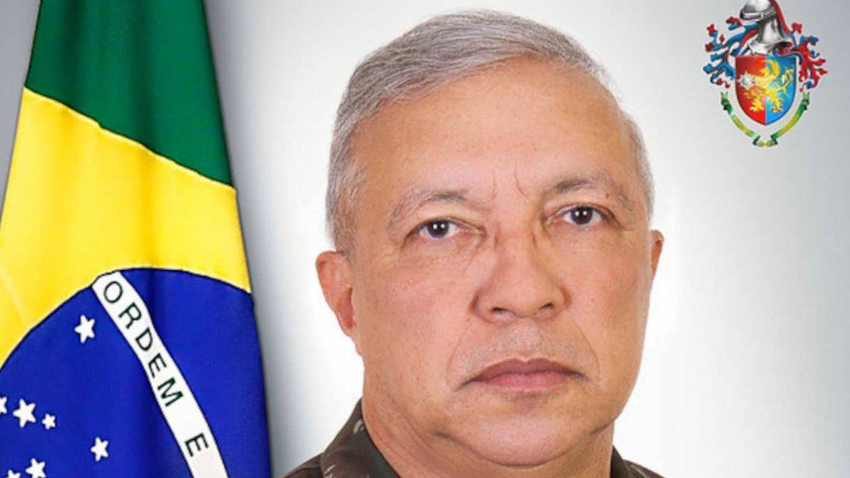 Brezilya Genelkurmay Başkanı görevden alındı