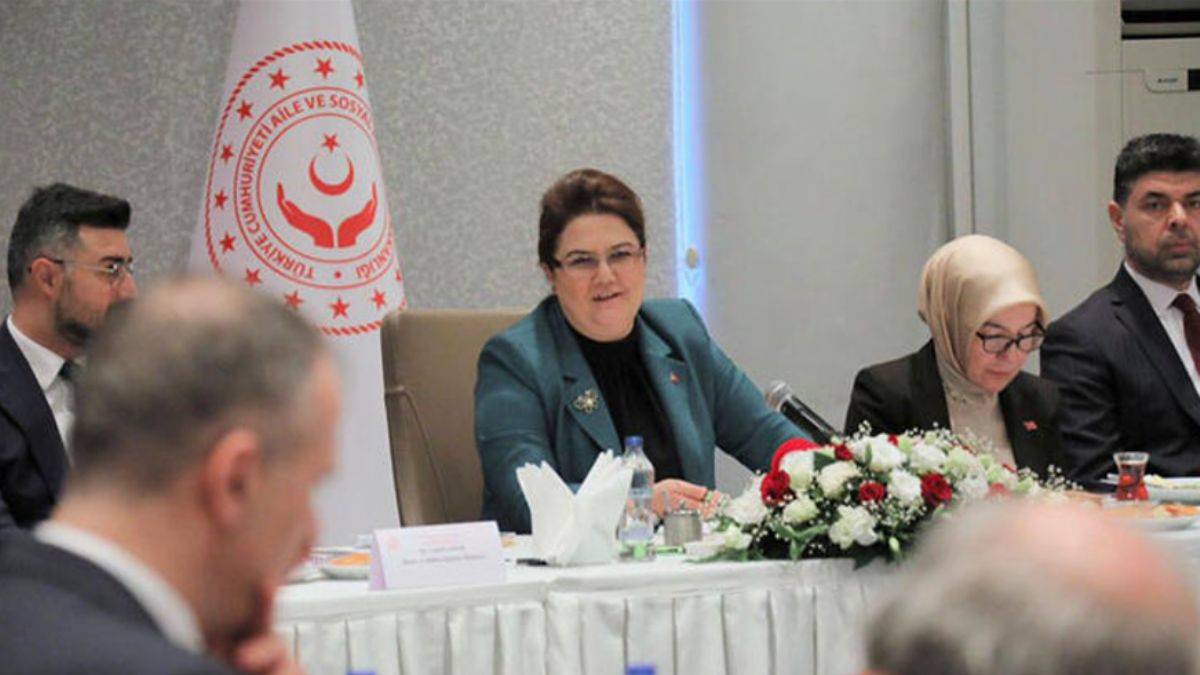 AK Parti'den 'LGBT ve eşcinsellik' açıklaması