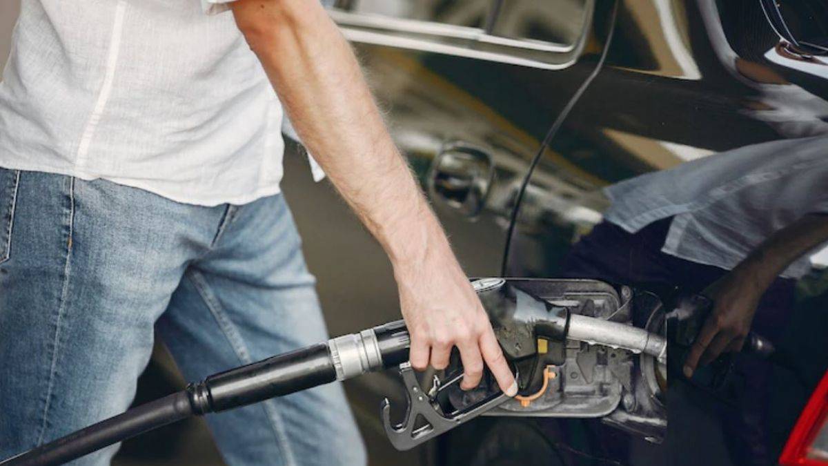 Benzin ve motorine ne kadar indirim geldi? (27 Ocak Cuma akaryakıt indirimi)