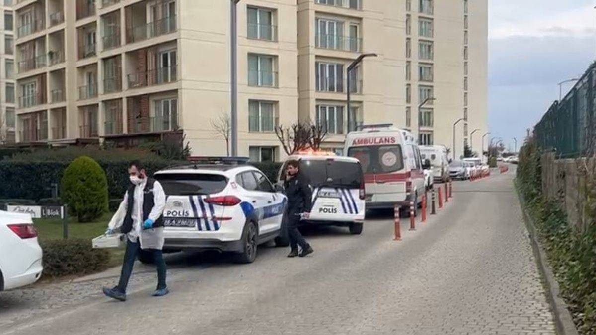 Sancaktepe'de bir dairede 3'ü çocuk 4 kişi ölü bulundu