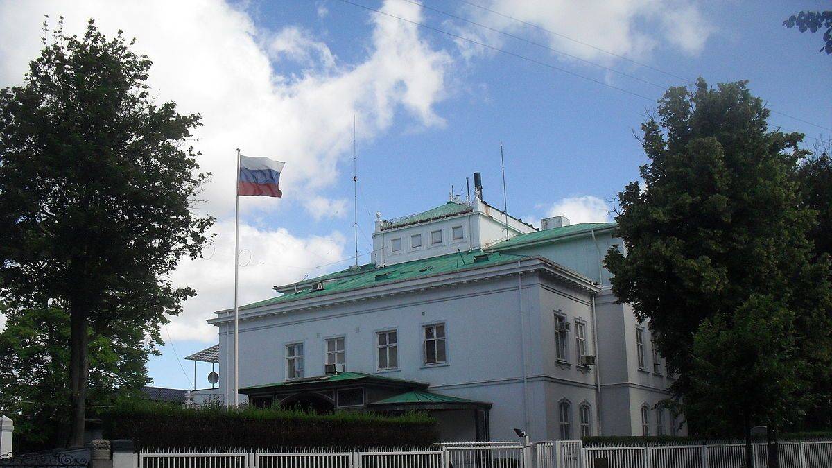 Rusya: Büyükelçiliğimiz önünde Kur’an-ı Kerim yakıldı