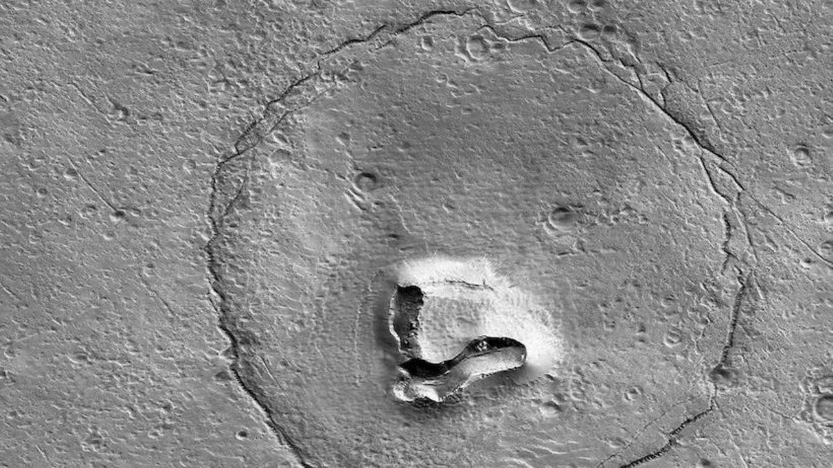 Mars'ta şaşırtan ‘ayı yüzü’ görüntüsü!