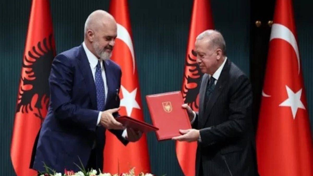 Türk dili Arnavutluk eğitim sistemine entegre ediliyor