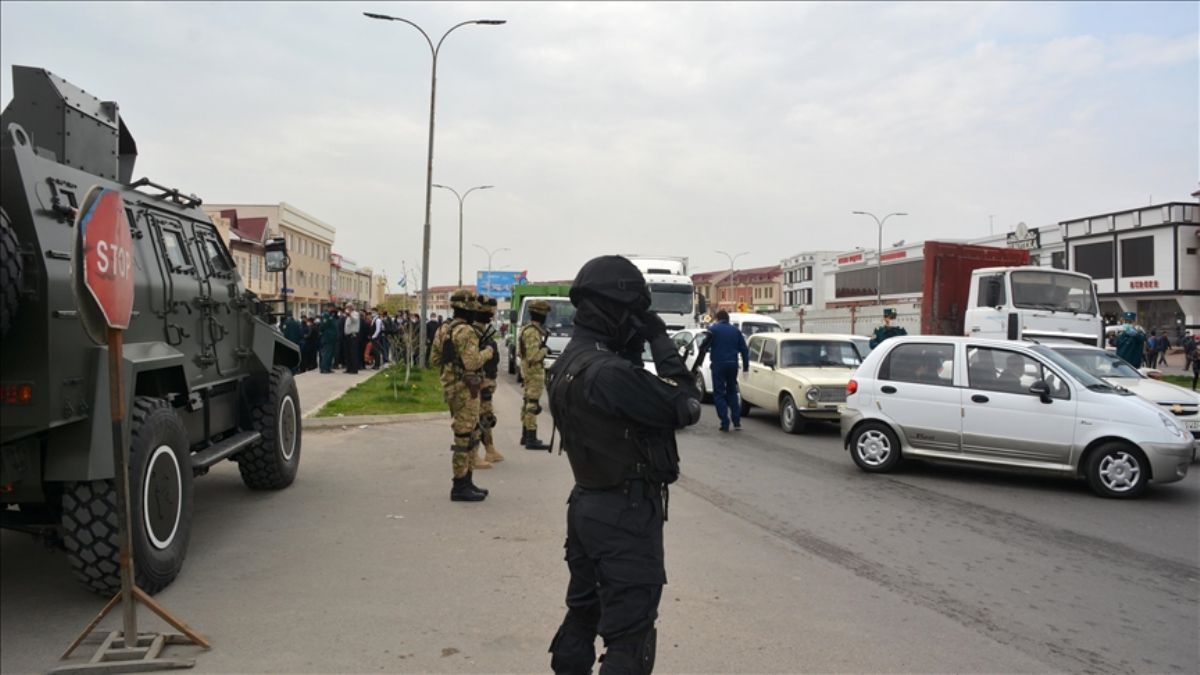 Pakistan'da camide patlama: Çok sayıda ölü ve yaralı var