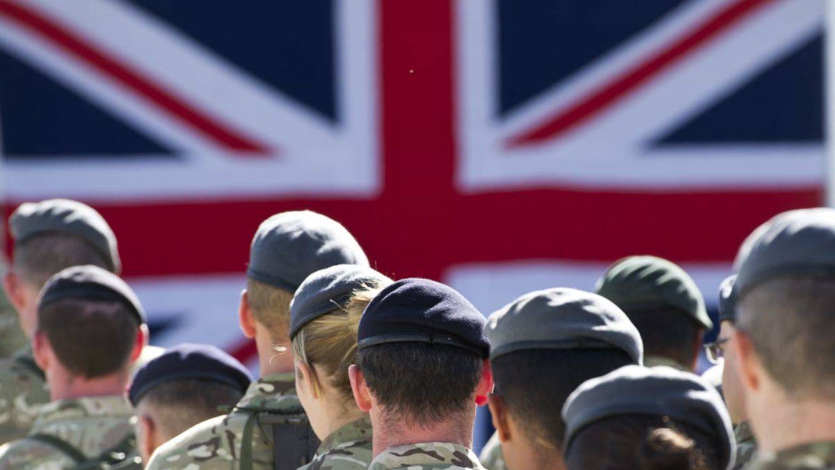 İngiliz ordusu dökülüyor; ABD'den uyarı
