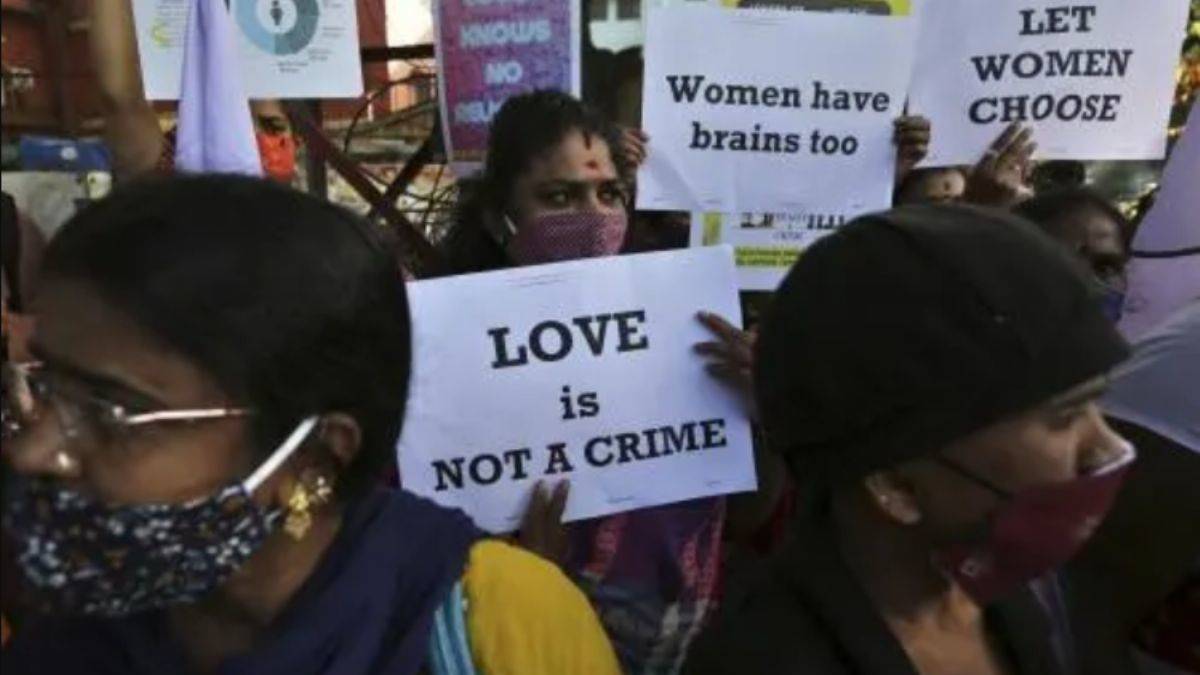 Hindistan: 'Müslümanların Hindularla evlenmesi yasaklansın'