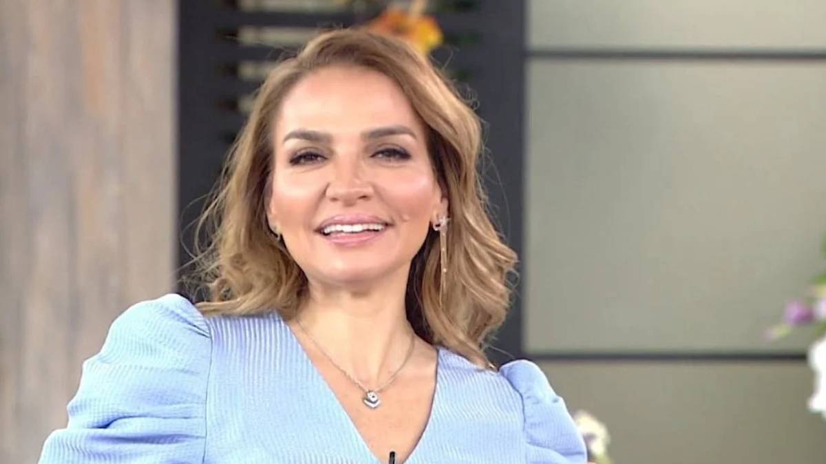 Ebru Akel kimdir, kaç yaşında?