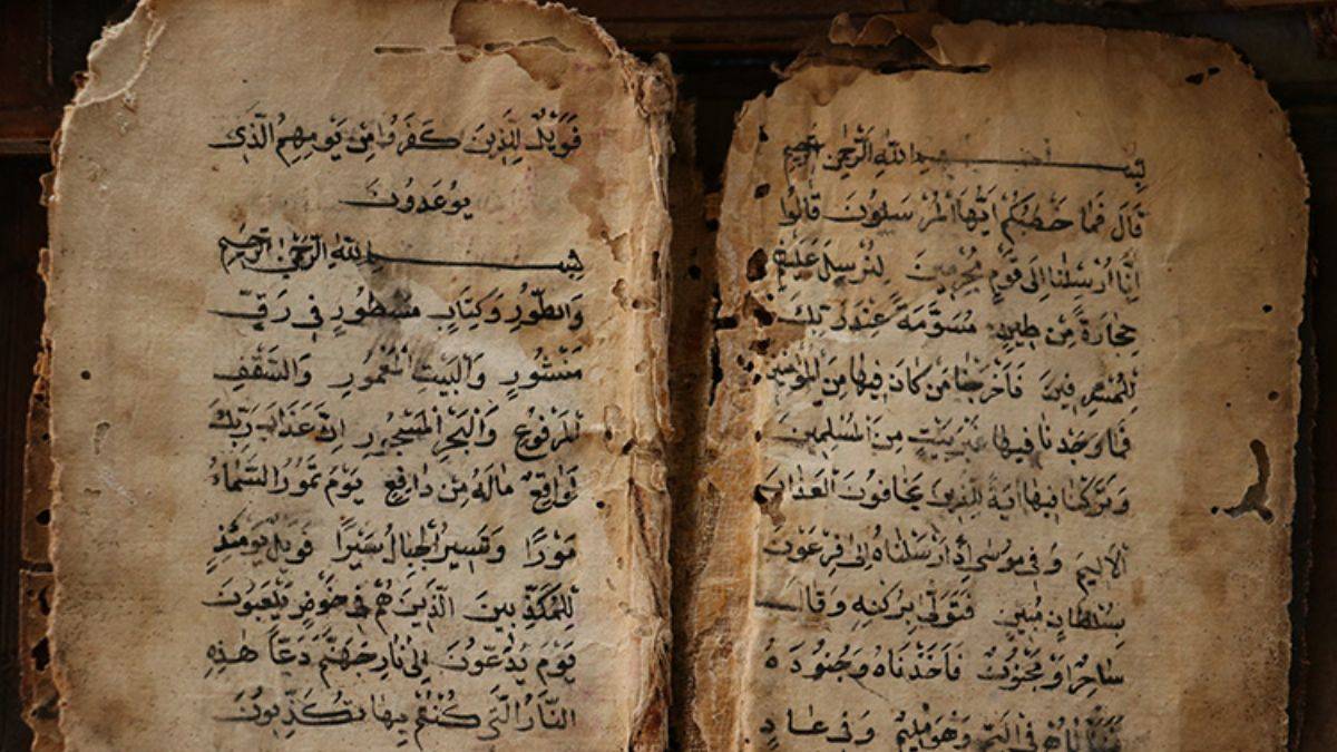 Köy camisinde korunan yüzlerce yıllık el yazması Kur'an