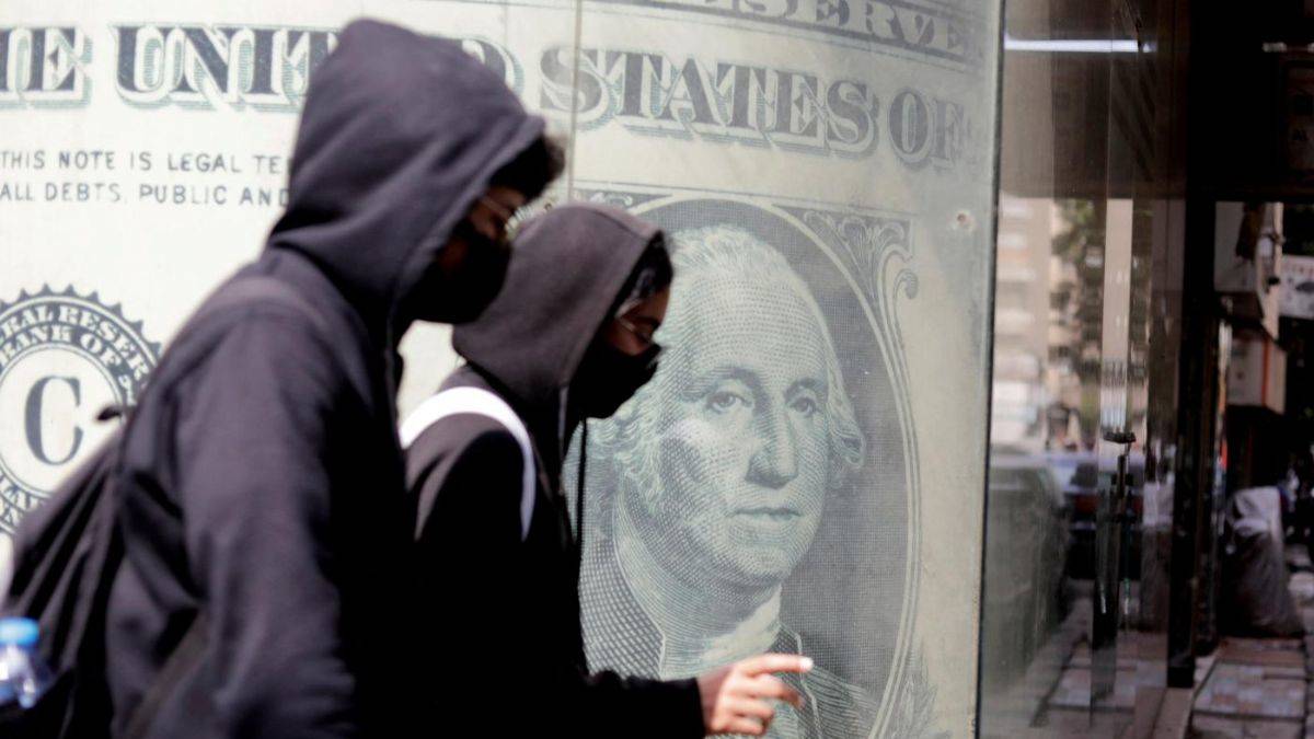 Mısır borca batarken IMF kredileri Sisi'yi nasıl ayakta tutuyor?