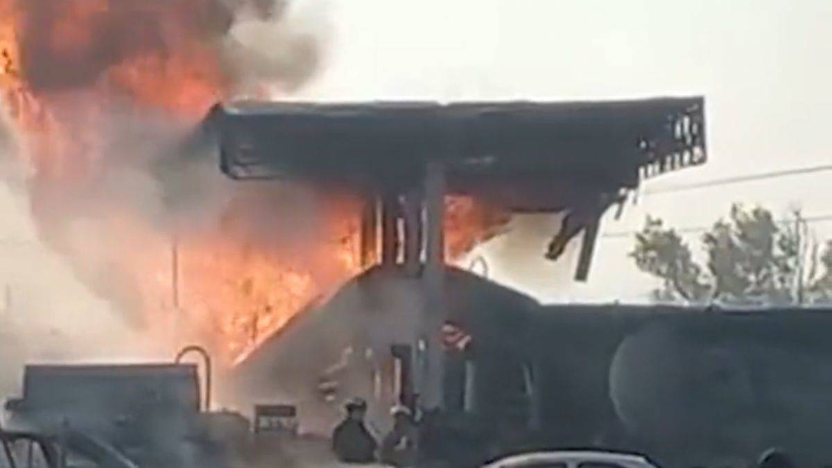 Meksika'da benzin istasyonunda büyük patlama