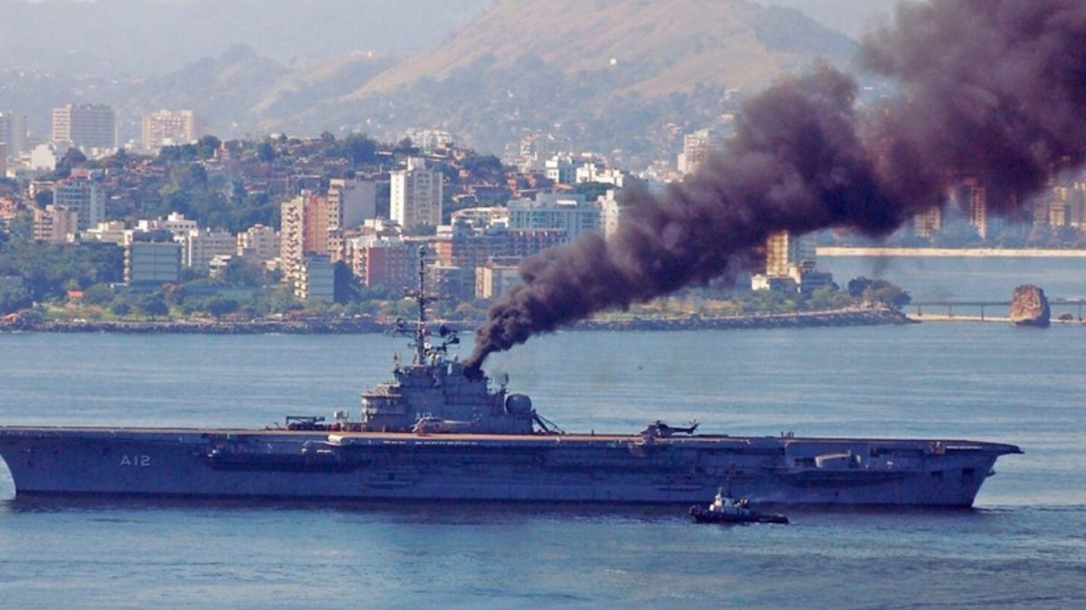 Günlerce İzmir’de bekleyen asbestli gemi Atlas Okyanusu'nda battı