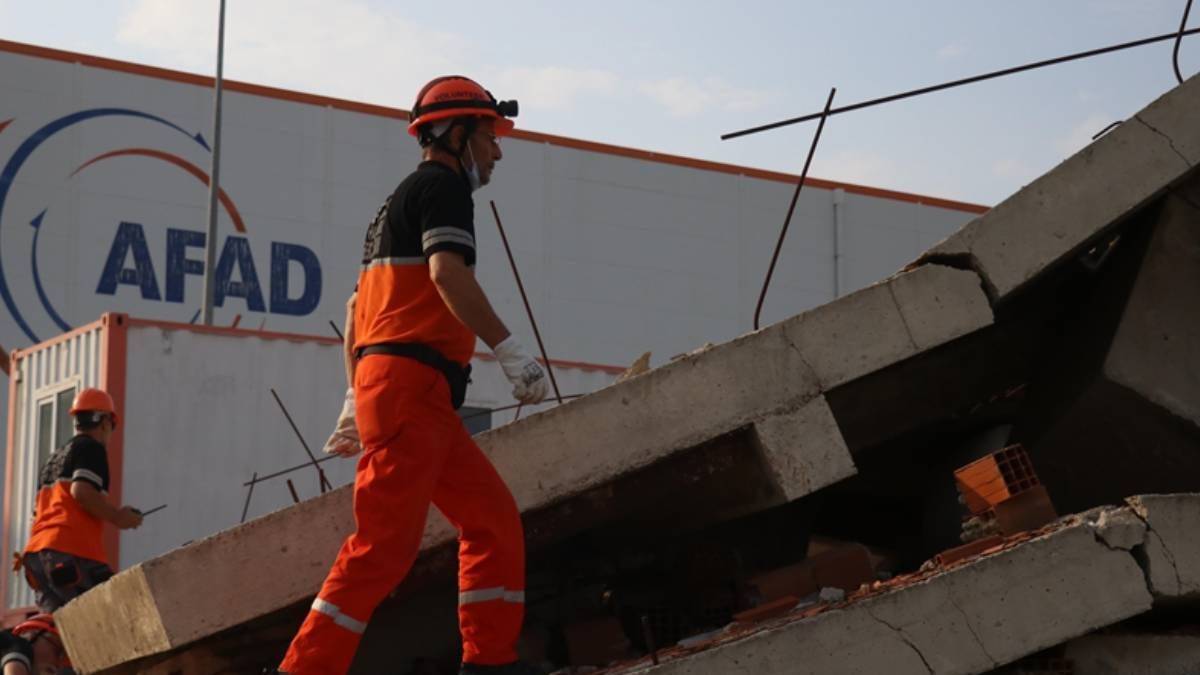 İstanbul Eyüpsultan deprem bölgesine yardım kampanyası