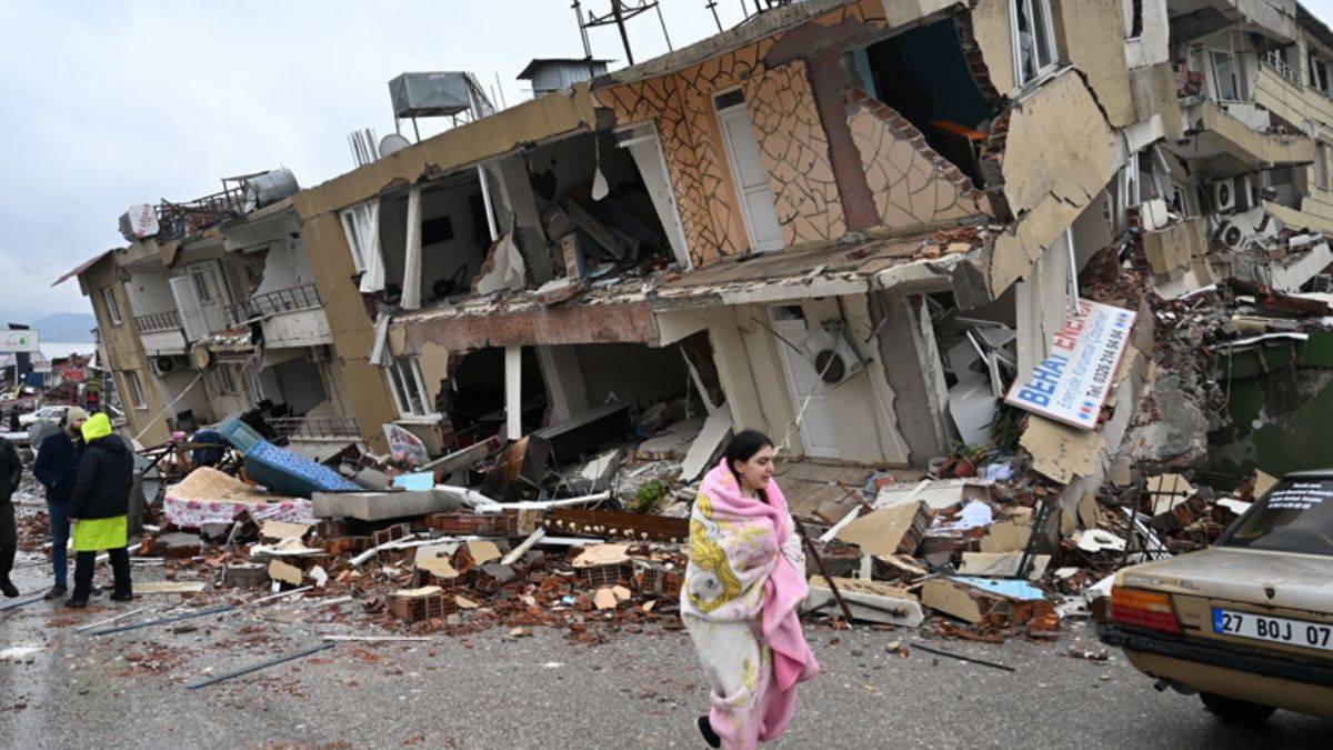 Kahramanmaraş'ta 7,6 büyüklüğünde yeni bir deprem!