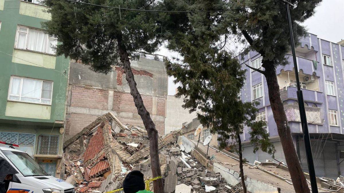 İHH tüm imkânlarıyla deprem bölgesinde