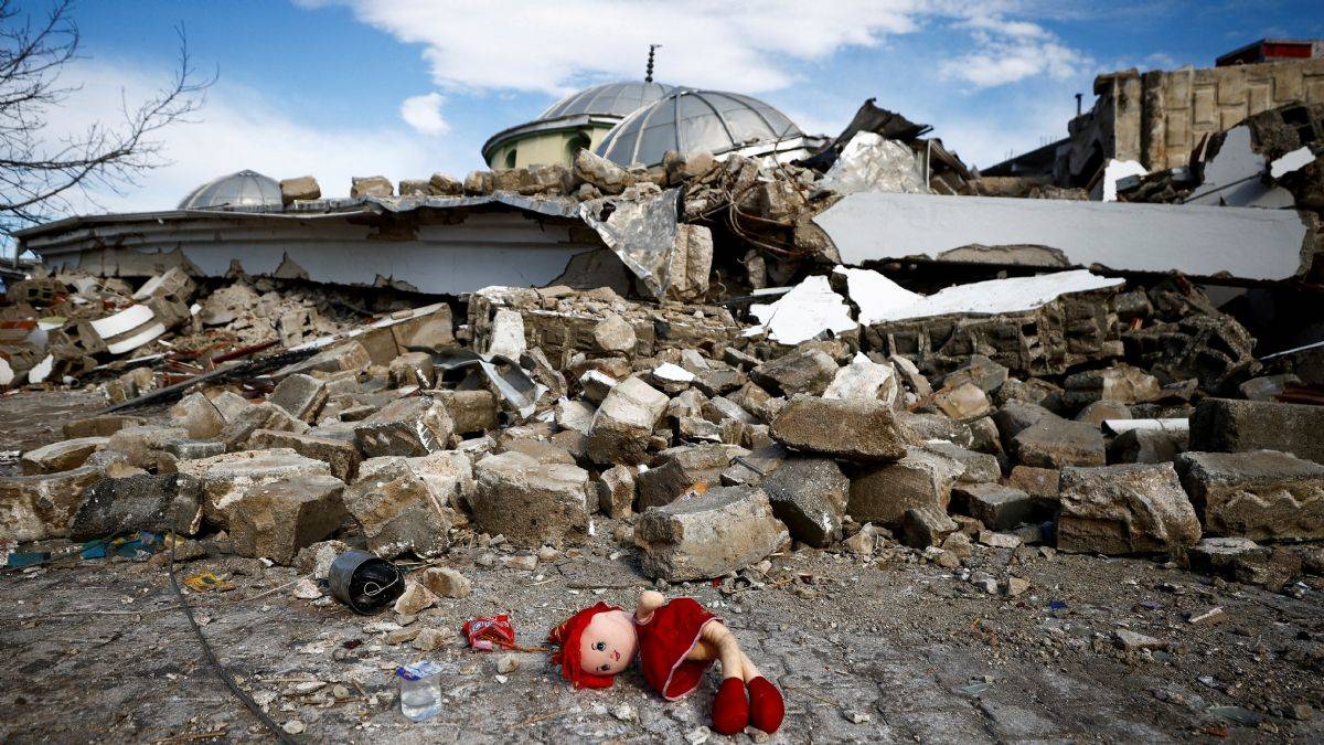 Dünyaca ünlü isimlerden Türkiye'ye destek mesajları