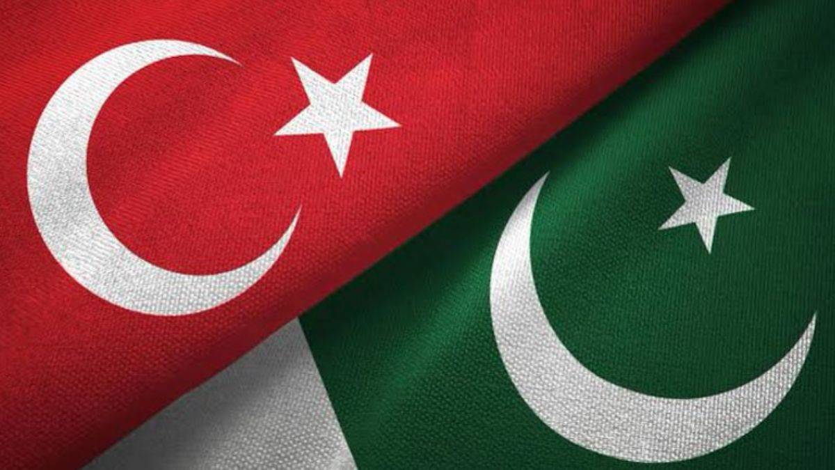 Pakistan okullarında Türkiye ve Suriye seferberliği!