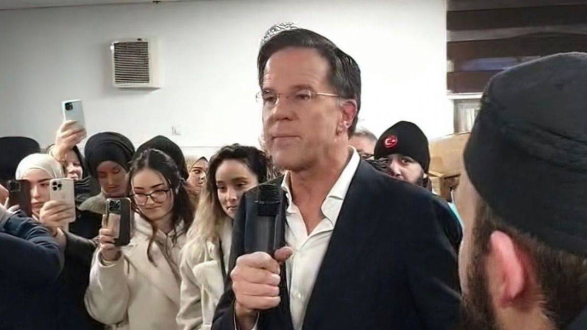 Hollanda Başbakanı Rutte'den Mevlana Camii'ne ziyaret
