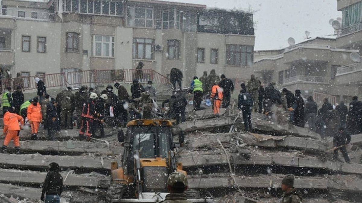 Depremde yerle bir olmuştu! O sitenin müteahhidi yakalandı