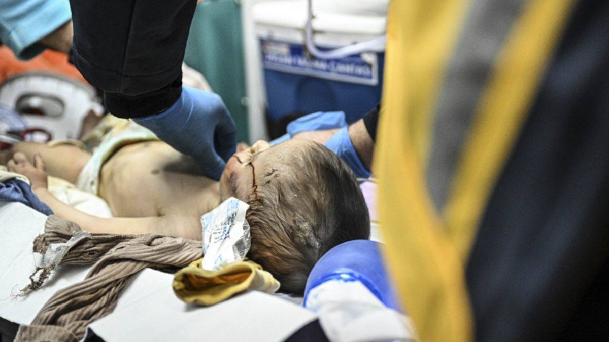 7 aylık Hamza bebek 140 saat sonra enkazdan kurtarıldı