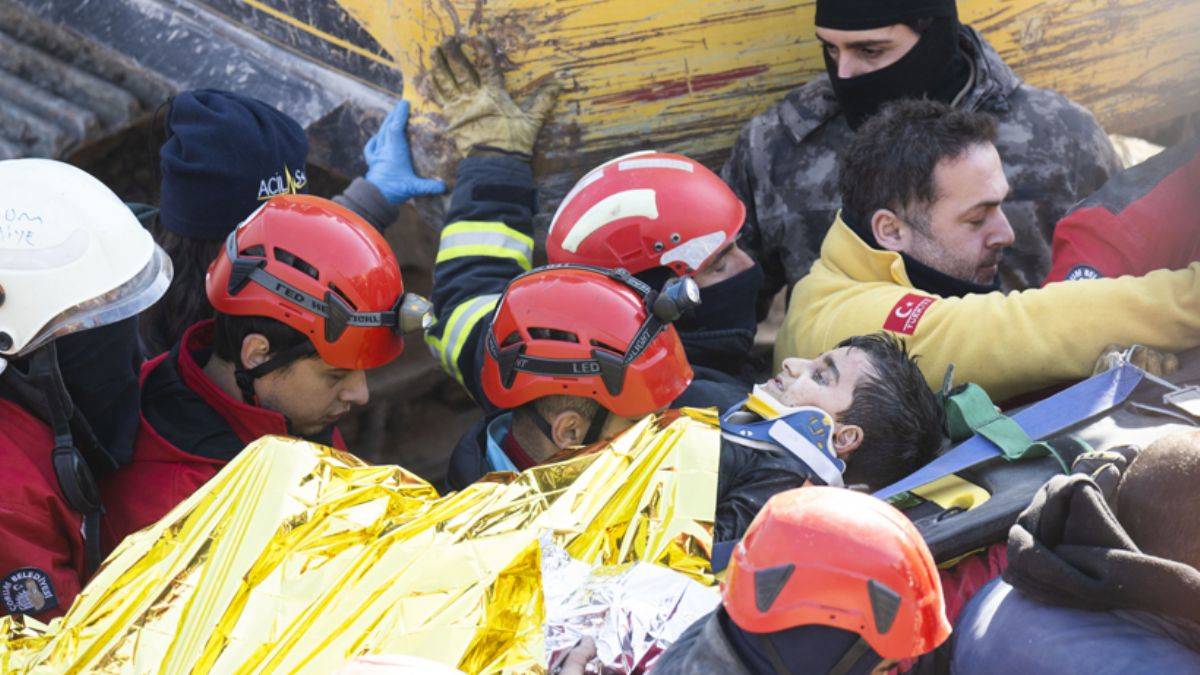 Mucizenin adı Ahmet! 152. saatte sağ olarak kurtarıldı