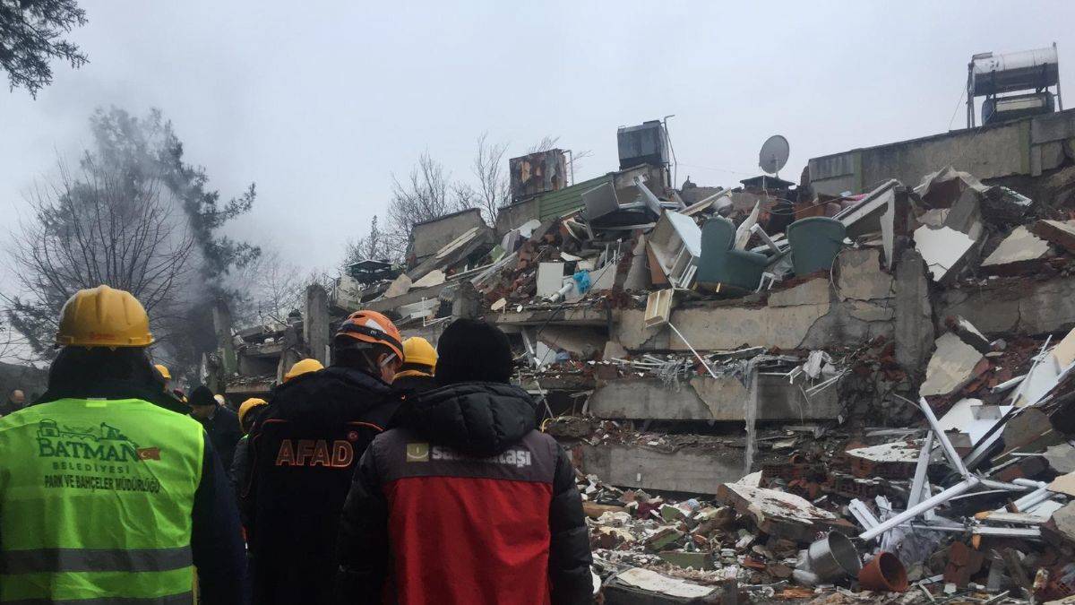 Sadakataşı ekipleri deprem bölgesinde