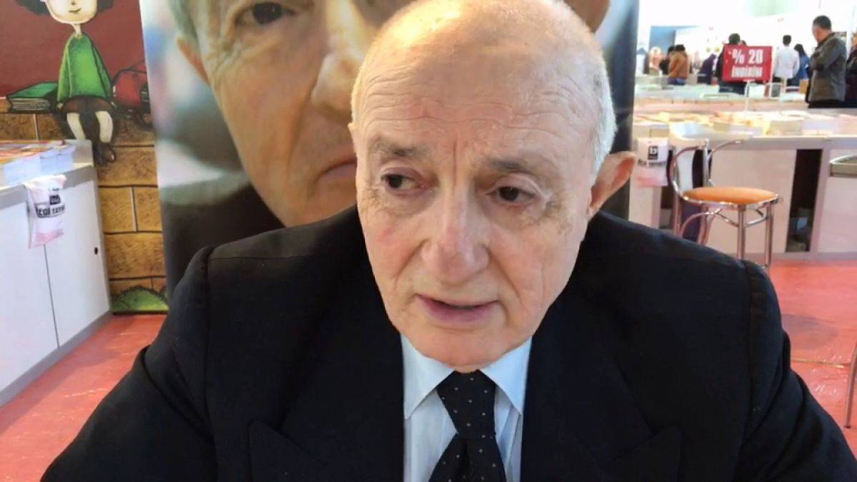 Yargıtay eski Cumhuriyet Başsavcısı Vural Savaş hayatını kaybetti