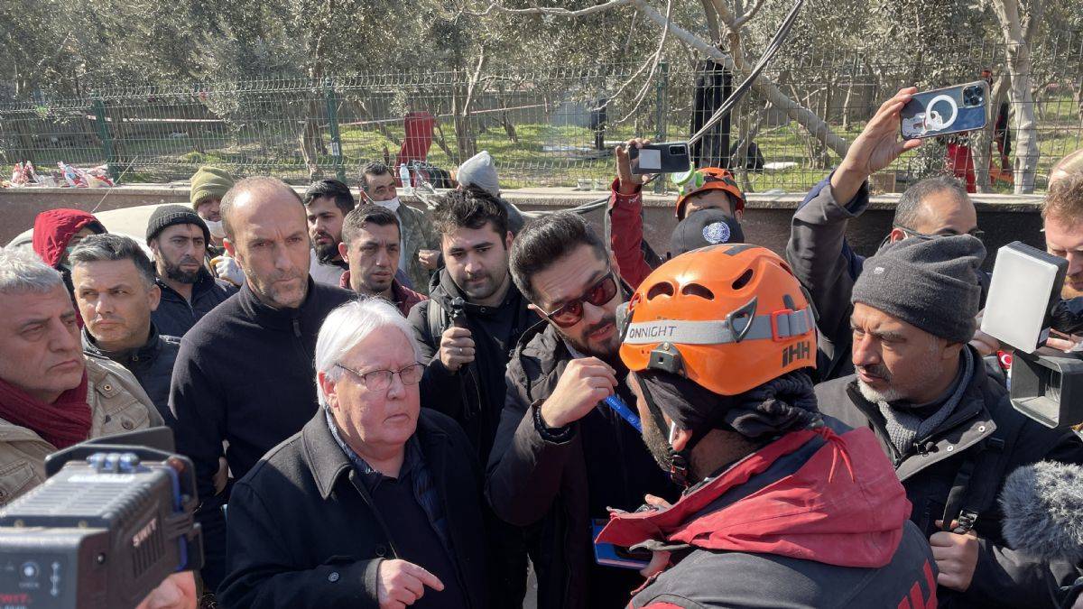 BM Genel Sekreter Yardımcısı Griffiths, İHH Arama Kurtarma Ekibi’ni ziyaret etti