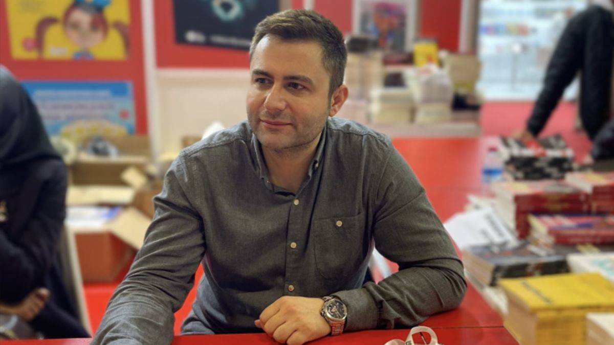 Dermatoloji Uzmanı ve aynı zamanda Yazar olan Dr. Mustafa Tümtürk Kimdir?