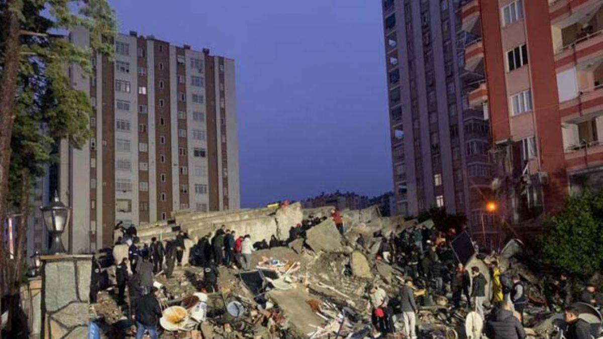 Deprem sonrası gelişen crush sendromuna dikkat! En önemli etkisi akut böbrek yetmezliği... Crush sendromunda ilk yardım nasıl yapılır?