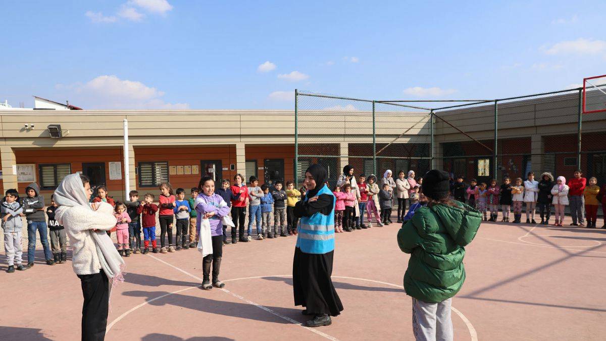 İHH’dan depremzede çocuklara psikososyal destek çalışması