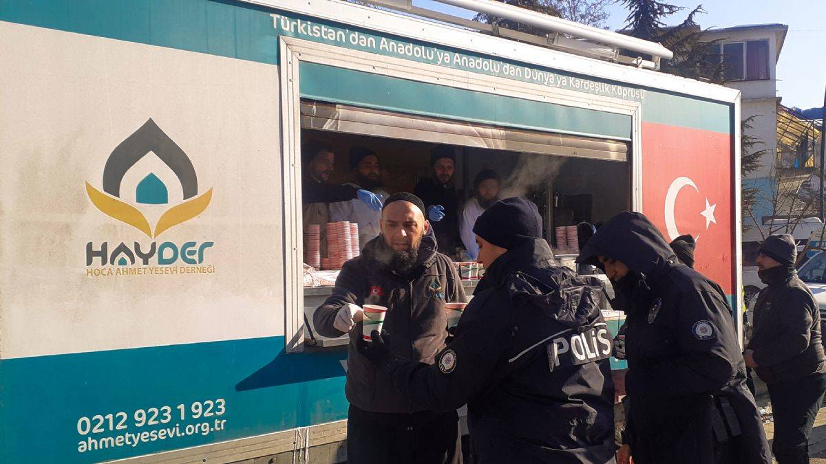 “HAYDER, depremin yaşandığı ilk saatlerden itibaren tüm imkânlarıyla sahada”