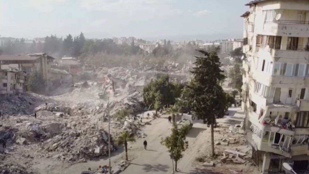 Hatay’daki sitede kolon kesildiği ortaya çıktı, müteahhit davacı