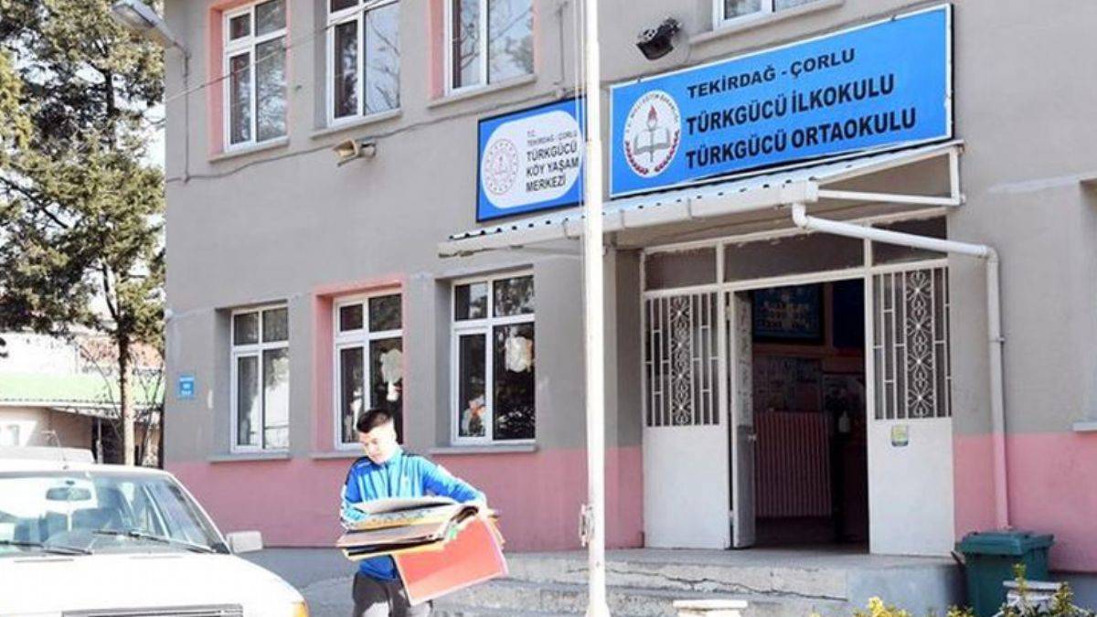 Çorlu'da 5 okula ''deprem'' tahliyesi!