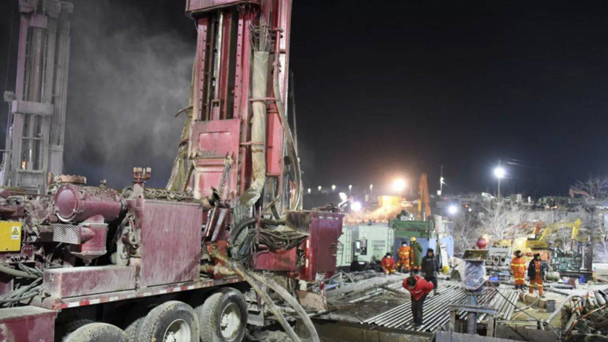 Çin'de maden ocağı çöktü! 50 işçi mahsur kaldı