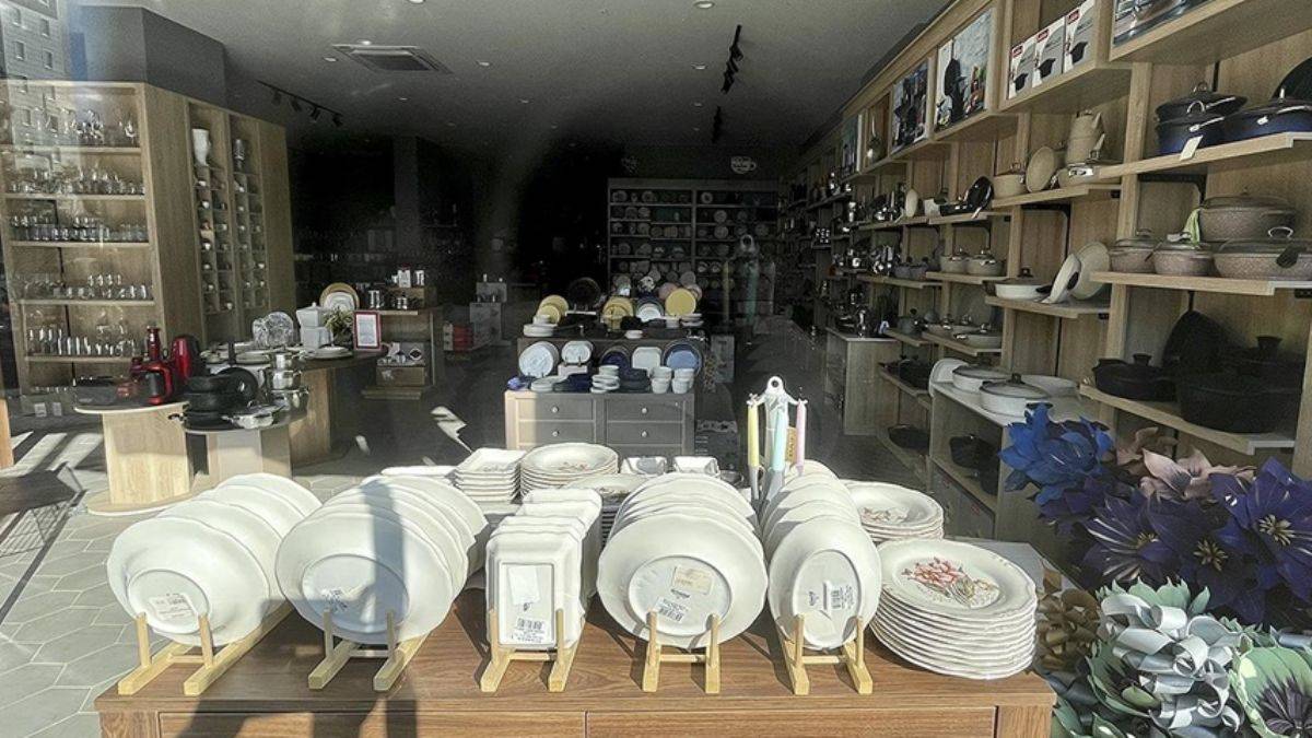 Depremleri hasarsız atlatan o dükkanın sahibi konuştu