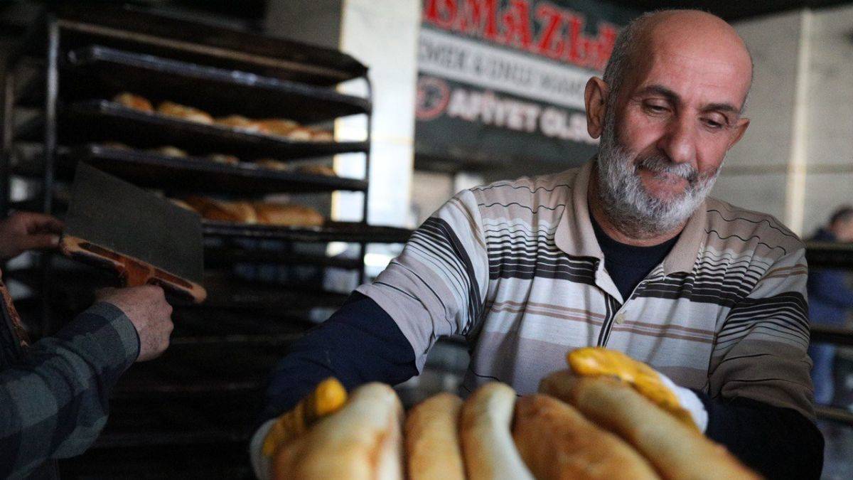 İHH Adıyaman’da sıcak ve taze ekmek üretiyor