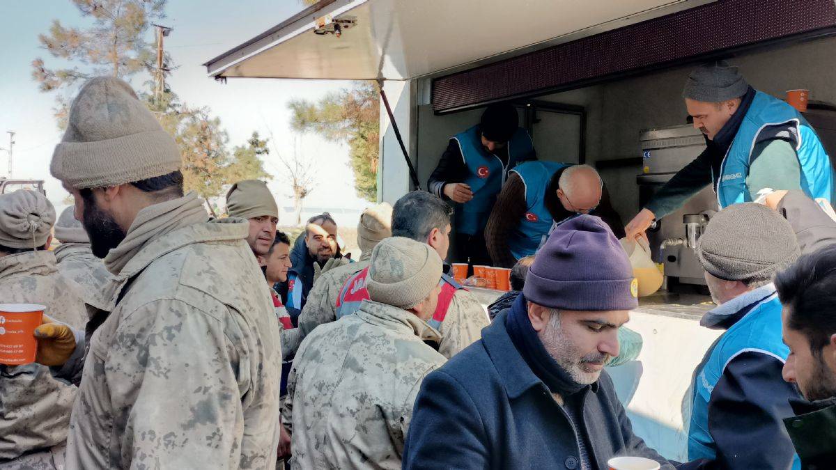 Mirasımız Kudüs Derneği, depremden etkilenen illerde yardım çalışması yapıyor