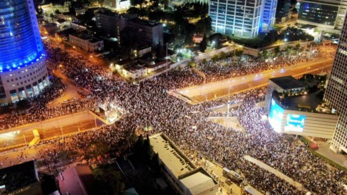 Netanyahu hükümeti karşıtları yine sokaklarda