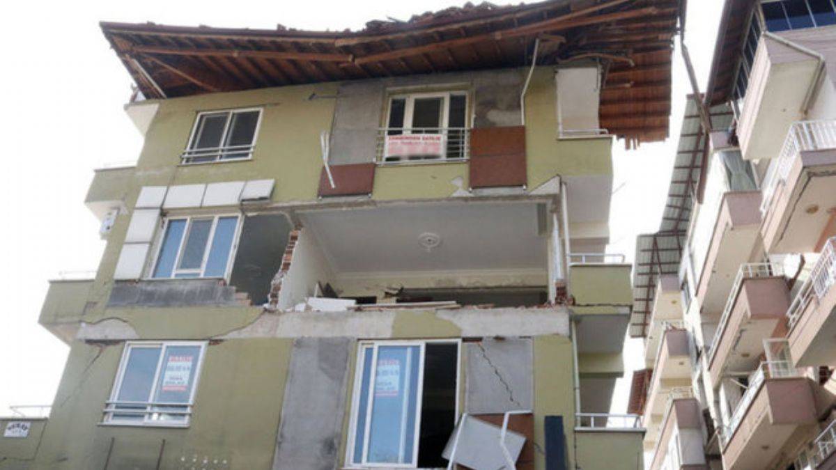 Hatay'da geriye 'Satılık' ve 'Kiralık' yazıları kaldı